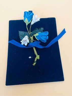 Blue & white porcelain rose Bud brooch